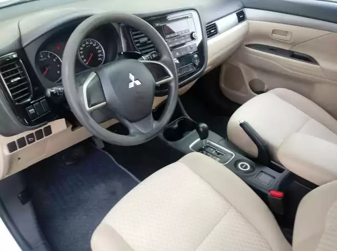 مستعملة Mitsubishi Outlander للبيع في الدوحة #5241 - 1  صورة 